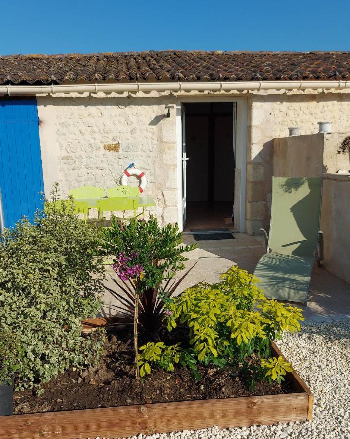 Saint-Just-Luzac Moulin De Mauzac B&B 외부 사진